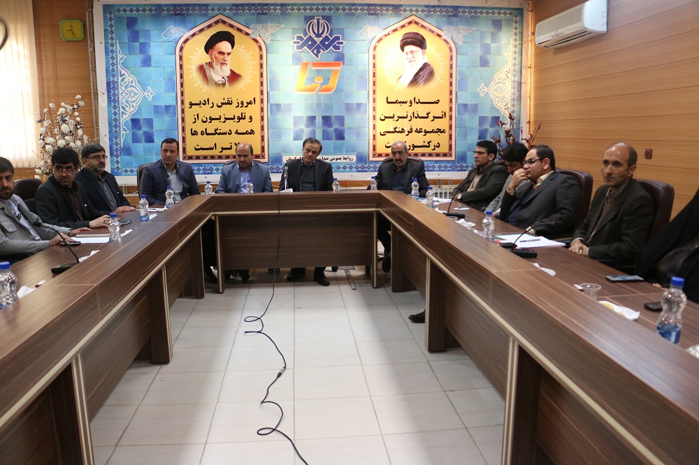 گفتگوی استاندار با هنرمندان و برنامه سازان کرمانی