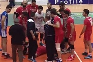 حرکت عجیب هواداران گنبد و اعتراض بازیکنان شهرداری تبریز + فیلم