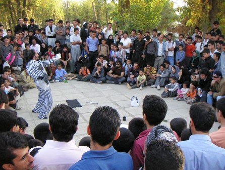 برگزاری نخستین جشنواره منطقه ای تئاتر خیابانی
