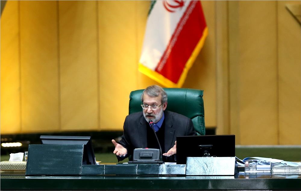 از قسم &laquo;لاریجانی&raquo; تا سُنت&zwnj;شکنی پارلمانی/ وقتی &laquo;دَه&zwnj;مرده&raquo; جای ده نفر حرف می&zwnj;زند!/ غیبت در روز روشن!