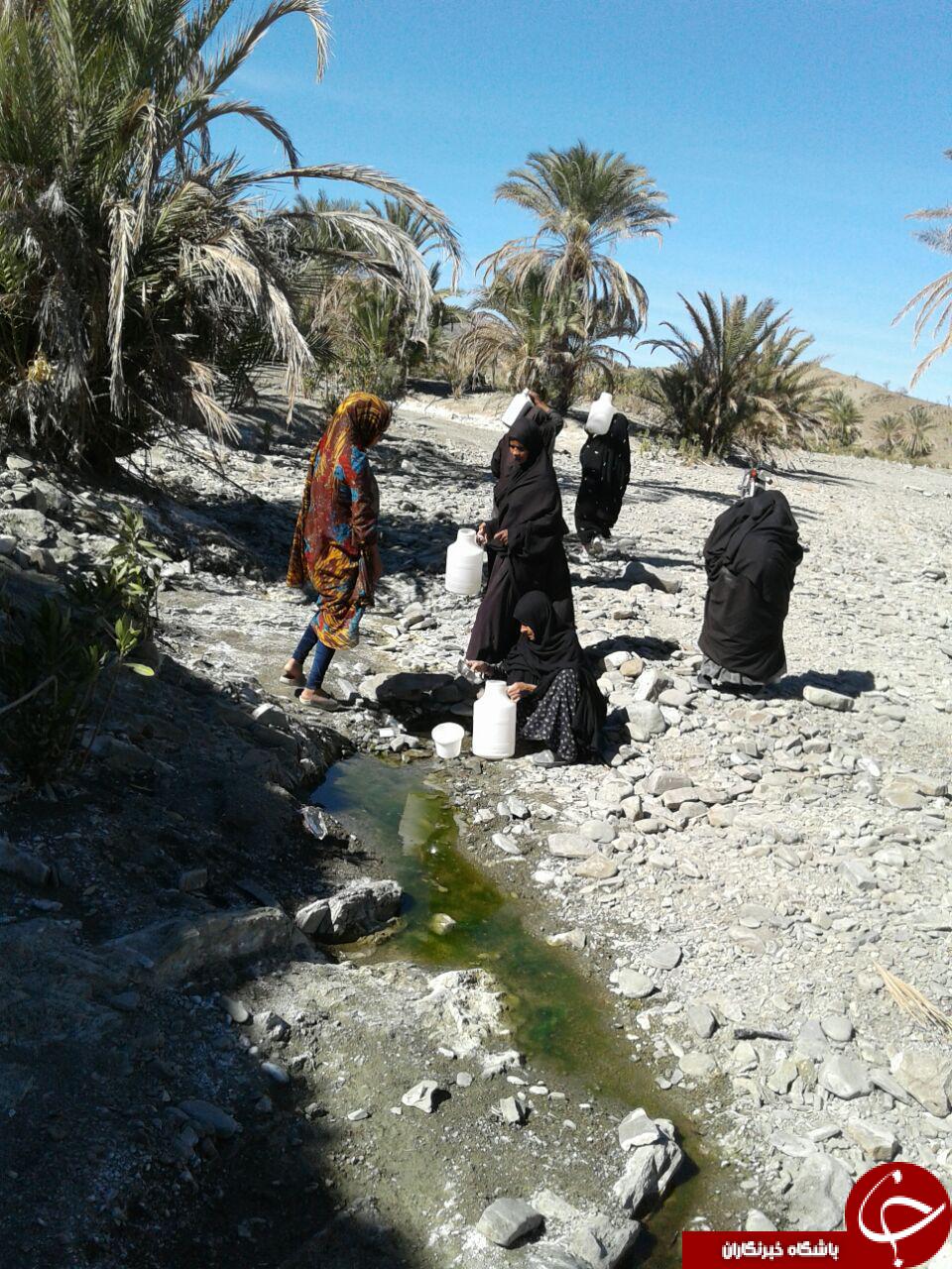 بی&zwnj;آبی مردم روستای &laquo;دستگرد درگاز&raquo; را رنج می&zwnj;دهد + تصاویر