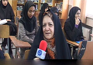 مادری ۶۰ ساله که دانشجوی پسرش شد