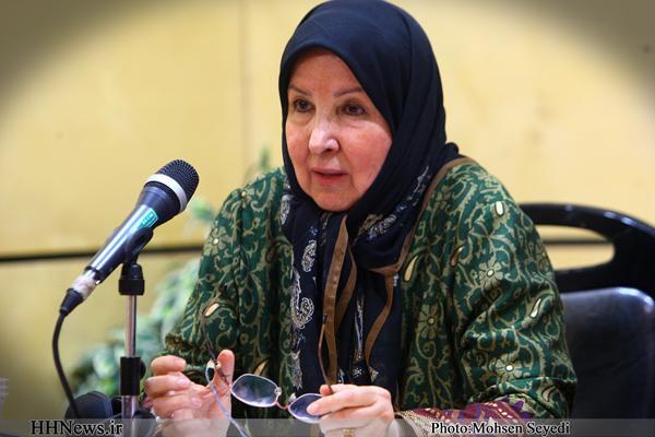 زبان و موضوع حماسی دو ركن اساسی داستان انقلاب است