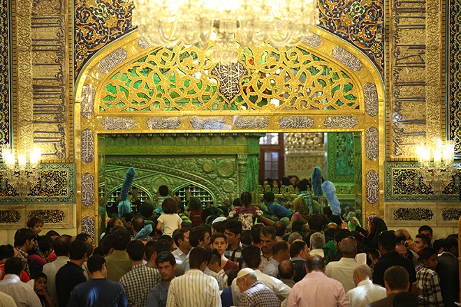تشرف 143 مسلمان خارجی به حرم رضوی
