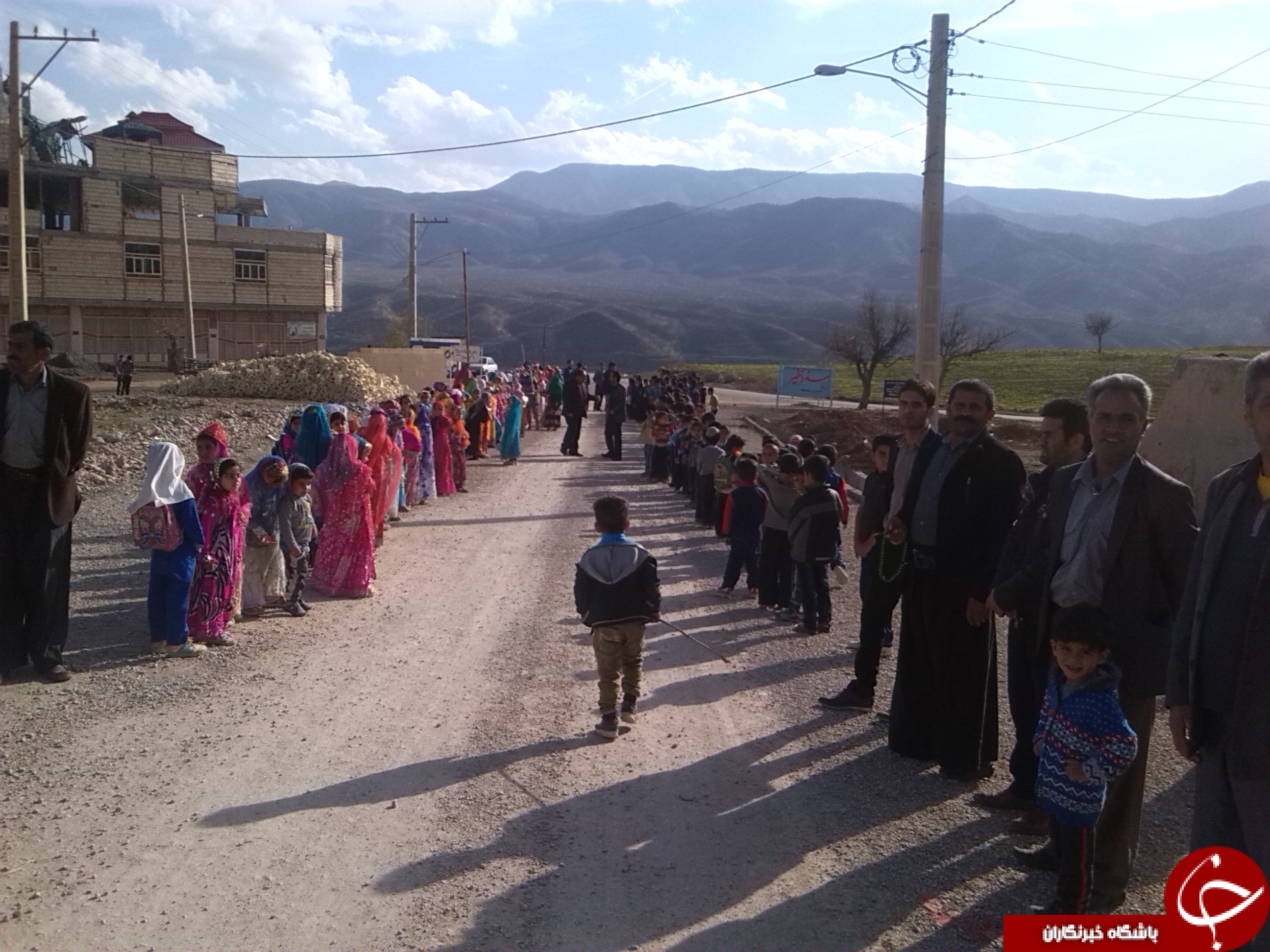 مراسم کلنگ&zwnj;زنی ساخت مدرسه در روستای &laquo;سونک&raquo; + تصاویر