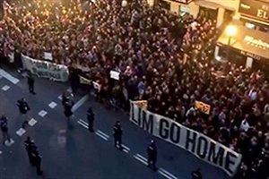 تجمع بزرگ هواداران والنسیا علیه مدیرعامل باشگاه + فیلم