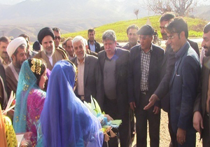 کلنگ زنی مدرسه خیری در روستای سونک لردگان