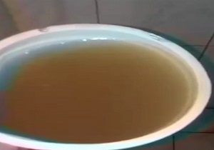گلایه شهروندان از کیفیت آب شرب اهواز + فیلم