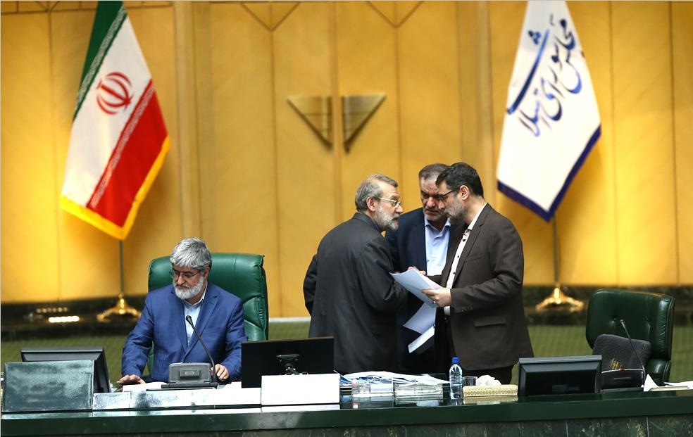 از خشم و هیاهوی&laquo;جلودارزاده&raquo; تا التماس برای خروج &laquo;پزشکیان&raquo; از صحن/پزشکان مجلس پشت اتاق ccu! مطهری: دکتر بازی نکنید!/ تواشی کواکبیان و دلخوش