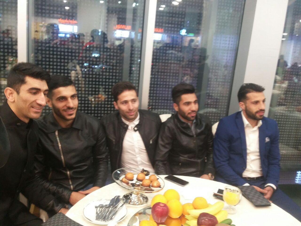 حواشی افتتاحیه رستوران جدید منصوریان/ خوش و بش با رحمتی+ عکس