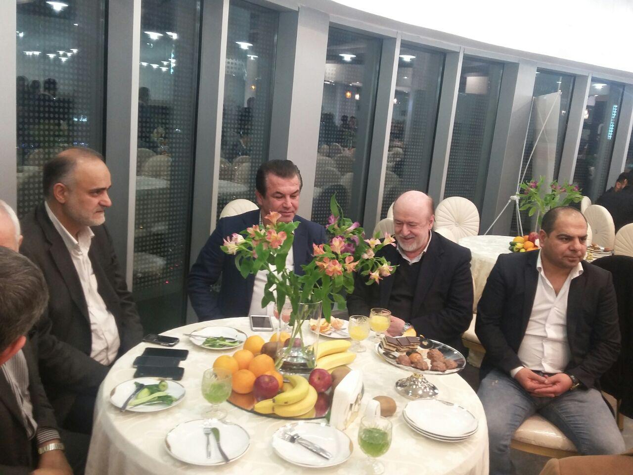 حواشی افتتاحیه رستوران جدید منصوریان/ خوش و بش با رحمتی+ عکس