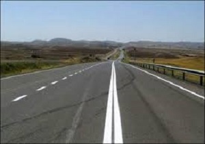 آغاز چهارخطه کردن محور سه راه خور دورق به دارخوین