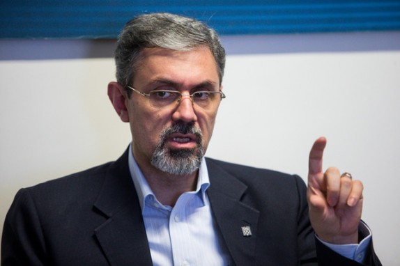 برخی همکاران مطب رفتن یک پزشک را سودجویانه نشان می&zwnj;دهند