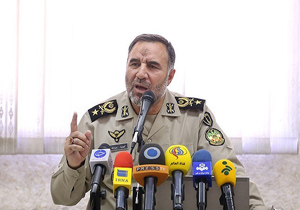 ارتش علاوه بر دفاع از تمامیت ارضی کشور در حفظ امنیت داخلی نیز ایفای نقش می‌کند