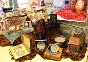 رکود در بازار صنایع دستی/ برخورد با عرضه اشیاء تقلبی