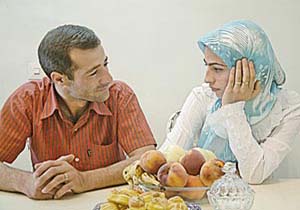 چرا زنان بیشتر از مردان صحبت می‌کنند؟
