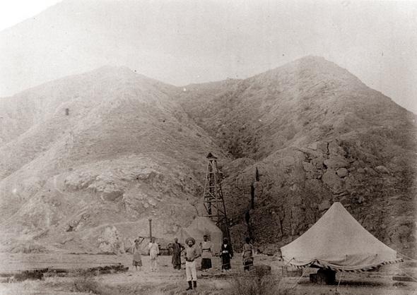 دکل استخراج نفت در &laquo;دالکی&raquo; بوشهر در سال 1890