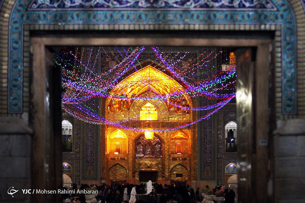 آذین بندی پایتخت معنوی ایران در شام ولادت امام حسن عسکری (ع)+تصاویر