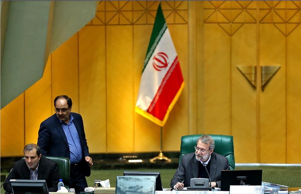 از نسخه فلسفی &laquo;لاریجانی&raquo; تا ایثار &laquo;پزشکیان&raquo; برای رای&zwnj;گیری در صحن/ طرح دوستی &laquo;قاضی&zwnj;پور&raquo;/