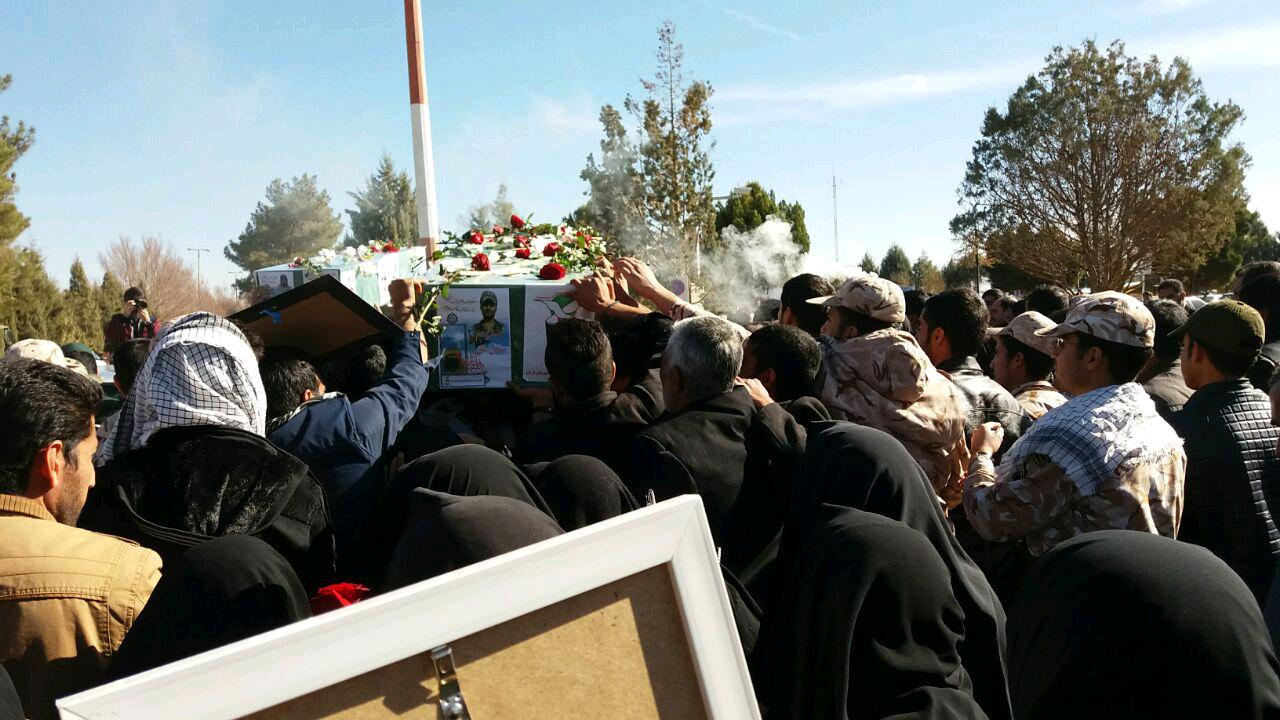 پیکر 2 تن از شهدای مدافع حرم در کرمان تشییع  شد