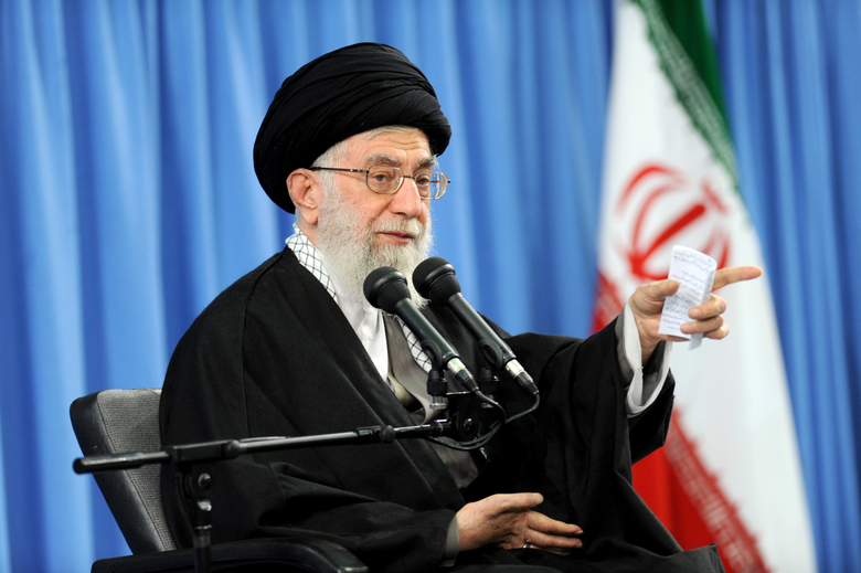 وظیفه مهم مسئولان و مردم تقویت عوامل اقتدار ملی و شناخت دشمن است/کاری به بگومگوهای اخیر رؤسای قوا ندارم