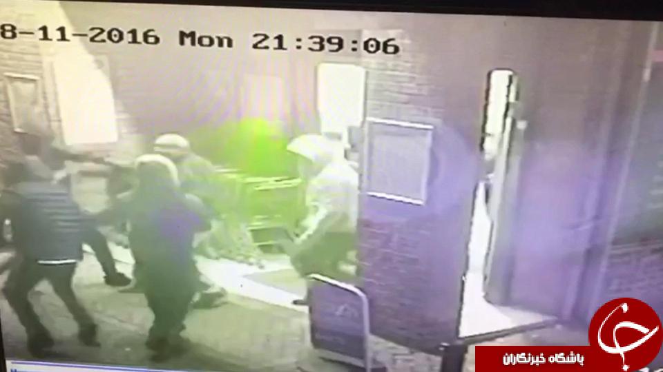 مرد میانسال از پس 3 سارق مسلح برآمد+ تصاویر
