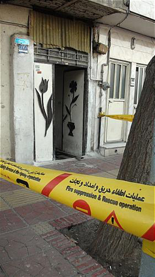 فروکش 2 متری راهروی منزل مسکونی موتورسیکلت را بلعید/ حادثه خسارت جانی نداشت