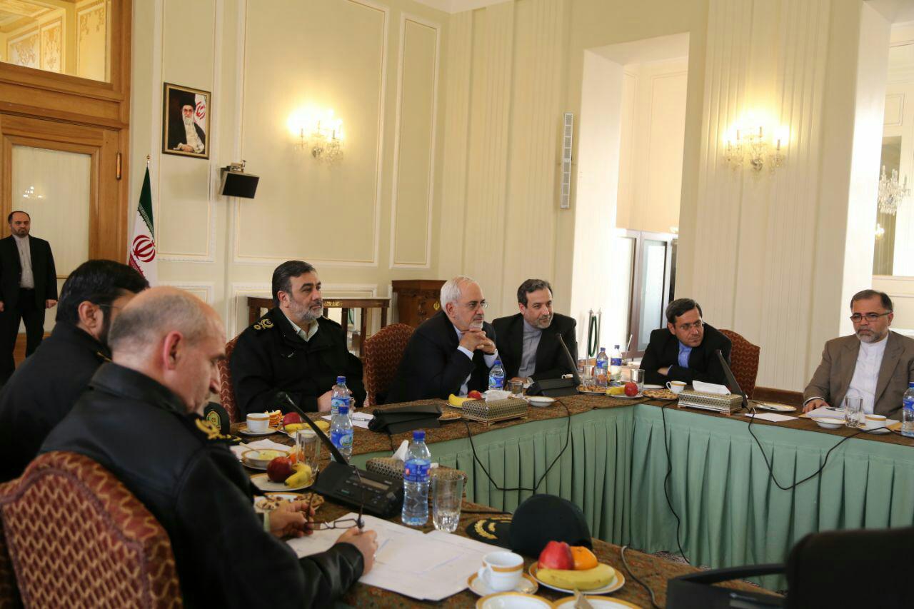 دیدار جمعی از فرماندهان نیروی انتظامی با ظریف