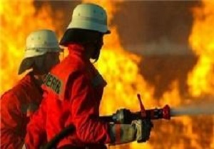 آتش سوزی گسترده انبار پوشاک در خیابان ارباب جمشید/ حادثه مورد مصدومیت و تلفات جانی نداشت