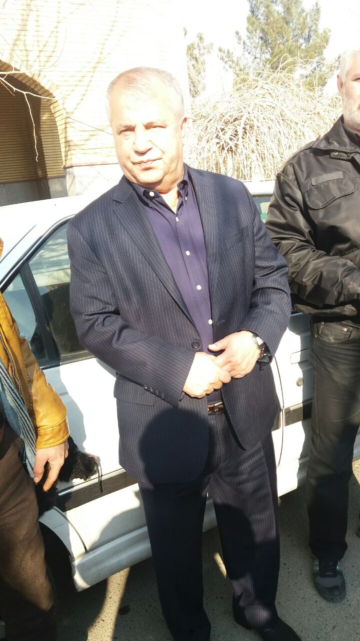 حضور علی پروین در مراسم خاکسپاری مراسم سیدعلیخانی