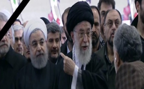 تاکید رهبر انقلاب بر اقامه نماز توسط کلیه حاضران در مراسم تشییع پیکر آیت&zwnj;الله هاشمی + فیلم