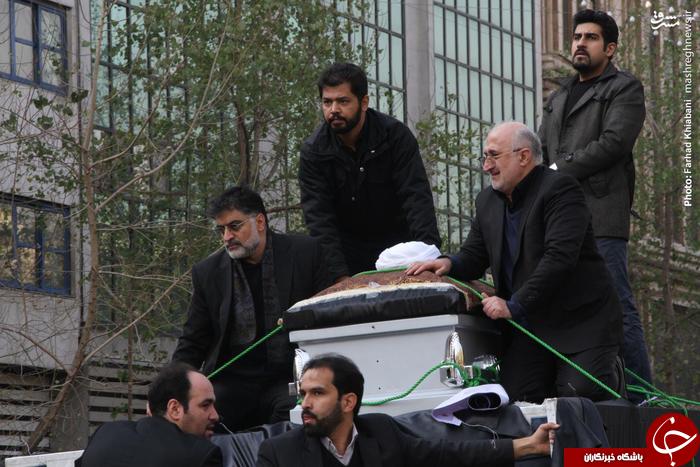 عکس/ خودروی حامل پیکر آیت الله هاشمی