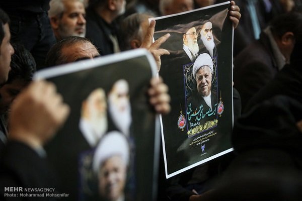 اهل سنت همواره پشتیبان این نظام و انقلاب و رهبری است