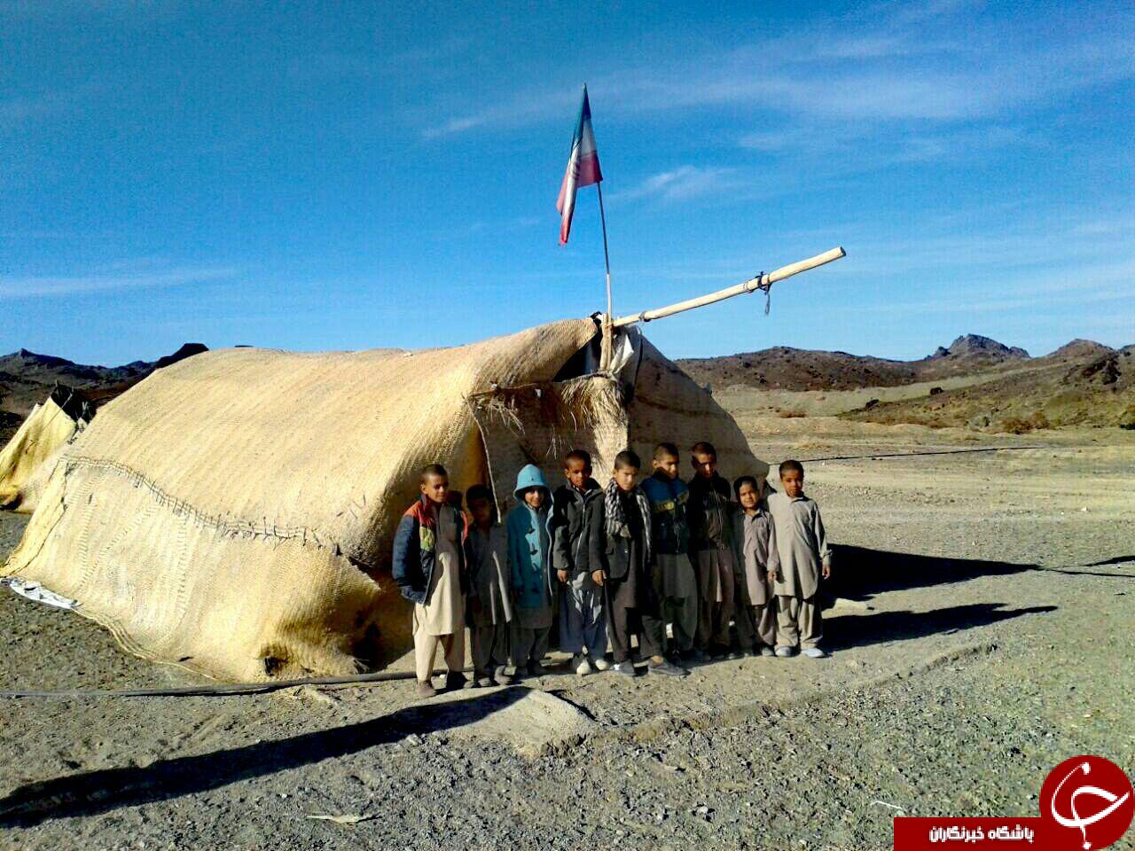 سرمای طاقت&zwnj;فرسا و قصه پرسوز دانش&zwnj;آموزان کپرنشین + تصاویر