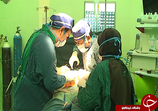 خروج توده 11 کیلویی از شکم دختر 18 ساله