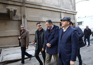 بازدید حجت الله ایوبی از پشت صحنه «سرو زیر آب»