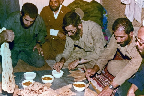 زندگی&zwnj;نامه مقام معظم رهبری به روایت تصویر