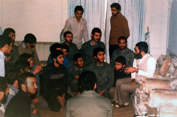 زندگی&zwnj;نامه مقام معظم رهبری به روایت تصویر