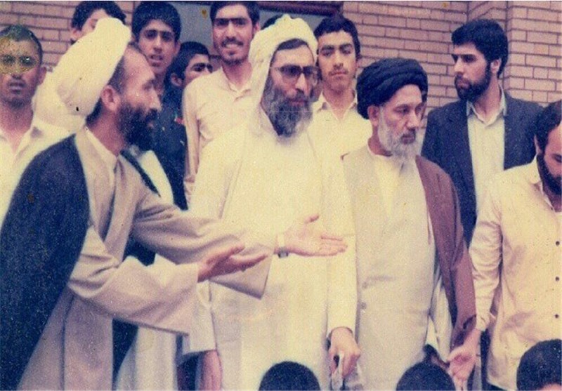 زندگی&zwnj;نامه مقام معظم رهبری به روایت تصویر