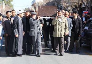 پیکر همسر و مادر 4 شهید در شهرضا تشییع شد