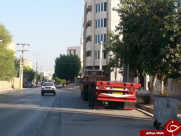 از پارک خودروهای سنگین در پیاده‌روهای صلح‌آباد جلوگیری شود