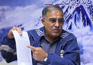 روشن: مدیران باشگاه، استقلال را به روز سیاه نشاندند / تماشای بازی آبی ها زجر آور است