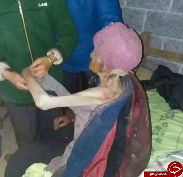 رفتار ظالمانه پسر و عروس با مادرِ پیر +تصاویر