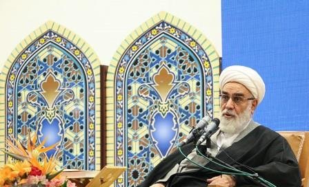 چشم و گوش ما باید متوجه رهبر معظم انقلاب باشد/ دشمن جرأت نگاه چپ به کشور ما را ندارد