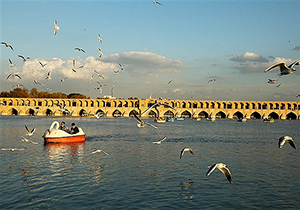 اقدام خودجوش کشاورزان اصفهانی برای زنده کردن زاینده&zwnj;رود + فیلم