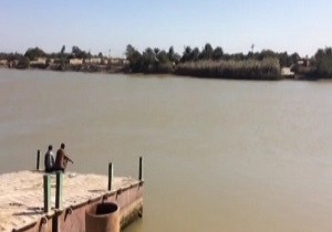 نصب پل شناور آرزوی دیرینه ساکنین منیخ + فیلم