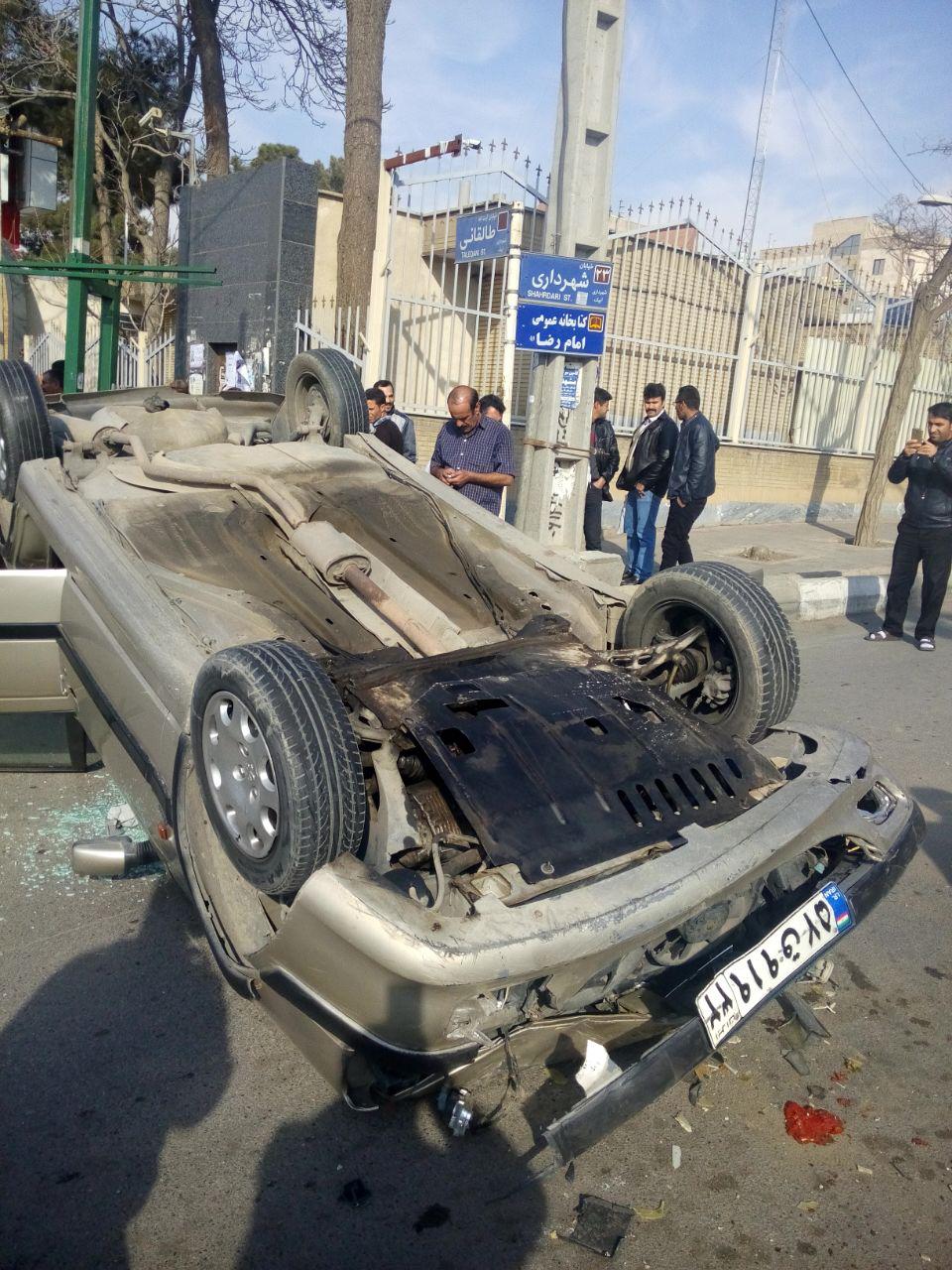 واژگونی سواری پژو پارس در آبیک
