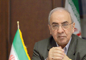 صنعت خودروسازی نباید در انحصار 2 کارخانه باشد