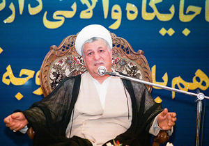 برگزاری مراسم بزرگداشت آیت الله هاشمی با حضور اقشار مختلف مردم در اصفهان