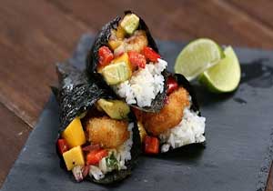 طرز تهیه سوشی با میگوی سوخاری